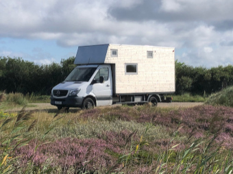 Reisemobil mit Holzkabine